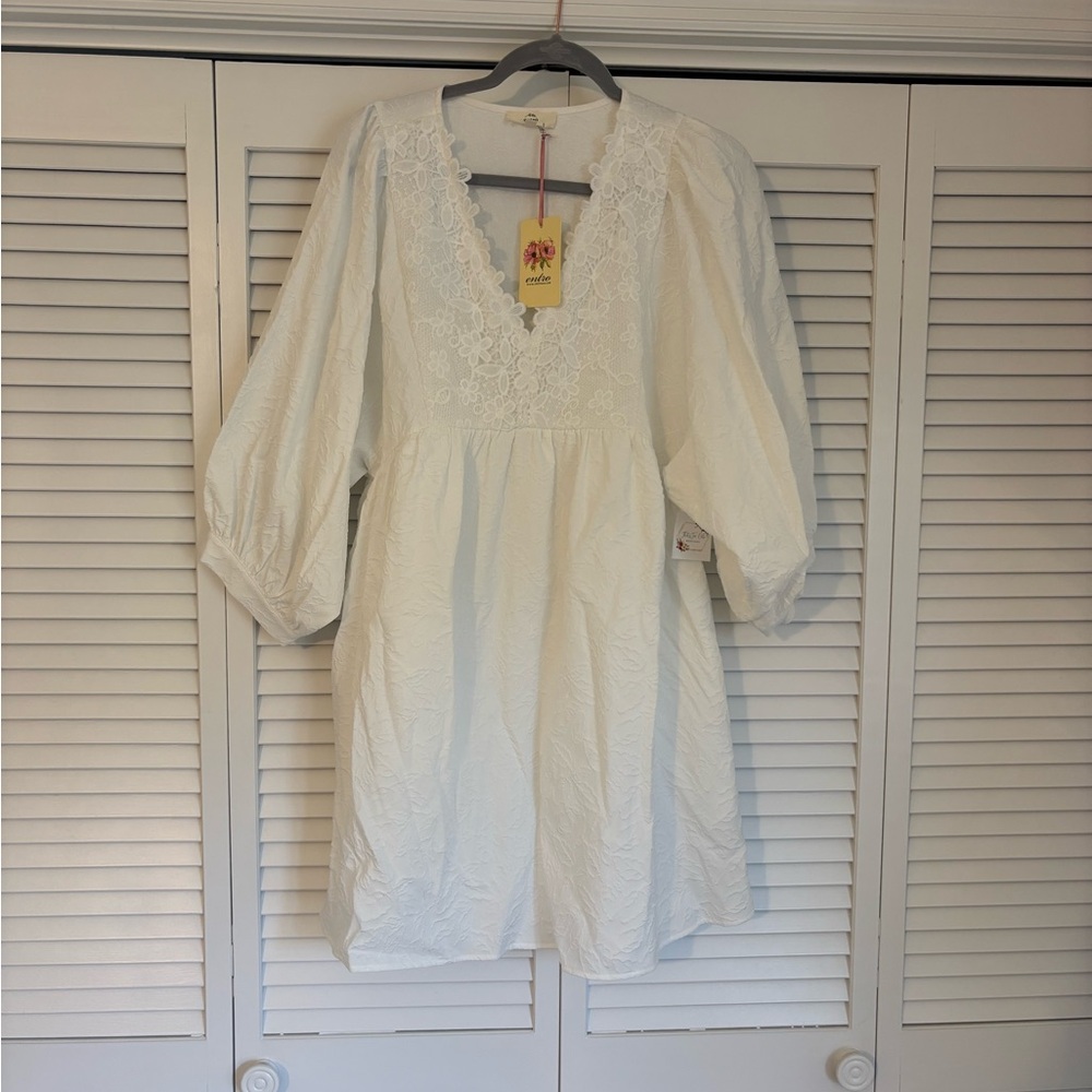 Entro Ivory Floral Lace Dress